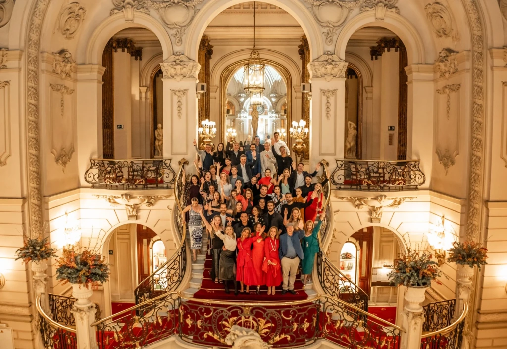 Suprema MED – Espanha 2024 | Uma imersão no laboratório de +125 anos e a noite mais memorável em Madri Suprema MED - Espanha 2024 | Uma imersão no laboratório de +125 anos e a noite mais memorável em Madri