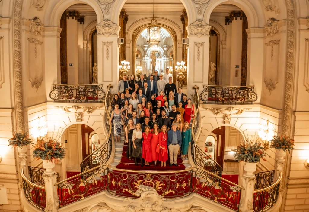 Suprema MED – Espanha 2024 | Uma imersão no laboratório de +125 anos e a noite mais memorável em Madri Suprema MED - Espanha 2024 | Uma imersão no laboratório de +125 anos e a noite mais memorável em Madri